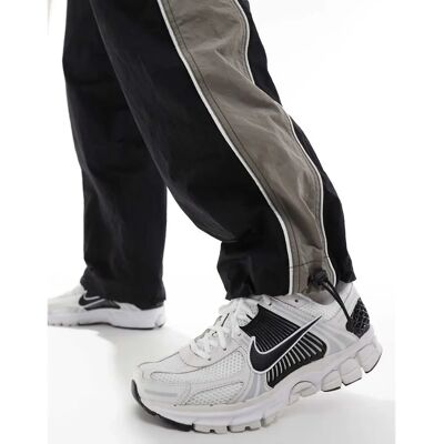 Nike Zoom Vomero 5 Hvid/Sort - Sneakers Nike Zoom Vomero 5 Hvid/Sort - Sneakers
