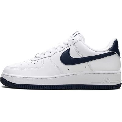 Nike Air Force 1 '07 Blanc/ Marine Minuit - Baskets - Publicité Nike Air Force 1 '07 Blanc/ Marine Minuit - Baskets - Publicité