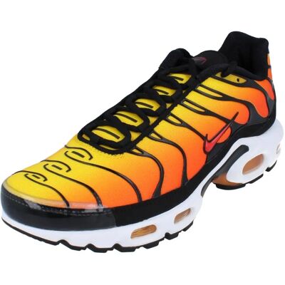 Nike Tuned Orange Baskets - Supportives & Stylés - Baskets - Publicité Nike Tuned Orange Baskets - Supportives & Stylés - Baskets - Publicité