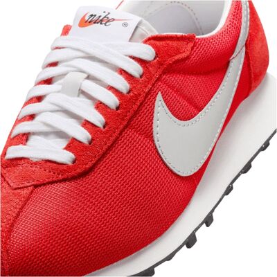 Baskets Nike LD-1000 University Red/Metallic Silver-Sail - Femme - Publicité Baskets Nike LD-1000 University Red/Metallic Silver-Sail - Femme - Publicité