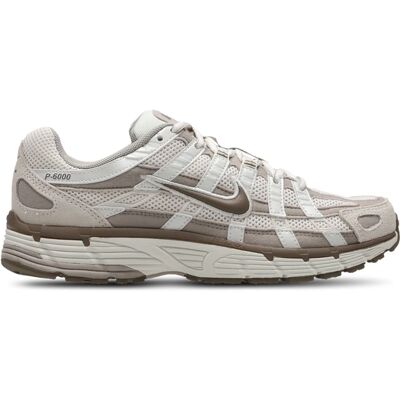 Nike P-6000 Turnschuhe - Weiß, Mink Braun, Grau - Sneakers Nike P-6000 Turnschuhe - Weiß, Mink Braun, Grau - Sneakers