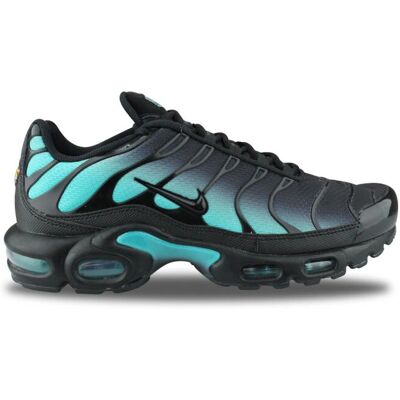 Nike - Tuned - Noir - 42 - Chaussures - Publicité Nike - Tuned - Noir - 42 - Chaussures - Publicité