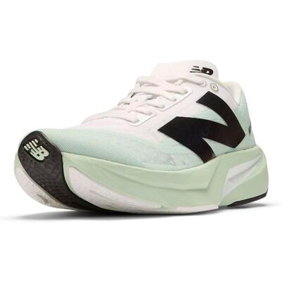 New Balance Chaussures FuelCell Rebel v4 - Clay Ash - Course à pied - Publicité New Balance Chaussures FuelCell Rebel v4 - Clay Ash - Course à pied - Publicité