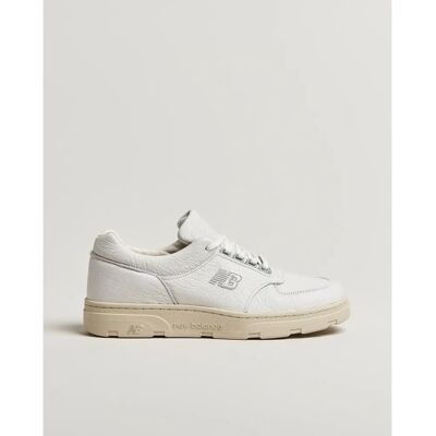 New Balance UADWWHI - Weiße Herrenschuhe New Balance UADWWHI - Weiße Herrenschuhe