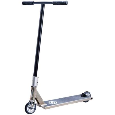 Trottinette Gravis Prateado Lstriker - Scooter de tricks - Publicité Trottinette Gravis Prateado Lstriker - Scooter de tricks - Publicité