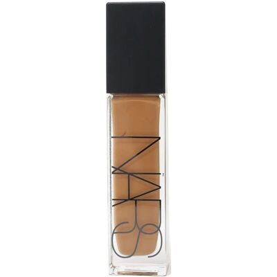 NARS Cadiz Fond de Teint Longue Tenue - Medium Dark 3 - Éclatant, 30ml - Publicité NARS Cadiz Fond de Teint Longue Tenue - Medium Dark 3 - Éclatant, 30ml - Publicité