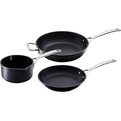 Conjunto de Panelas Antiaderentes Pretas Le Creuset - 3 Peças Conjunto de Panelas Antiaderentes Pretas Le Creuset - 3 Peças