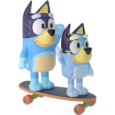 Bluey Mini Figurines - Series 3 2pk Bluey & Dad Skateboarding Bluey Mini Figurines - Series 3 2pk Bluey & Dad Skateboarding