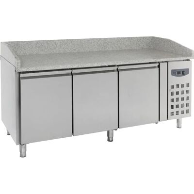 Combisteel Table Pizza Réfrigérée 3 portes Profondeur 800 - Table de préparation pizzas réfrigérée - Publicité Combisteel Table Pizza Réfrigérée 3 portes Profondeur 800 - Table de préparation pizzas réfrigérée - Publicité
