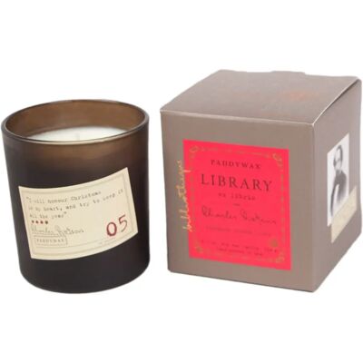 Paddywax - Lumânare parfumată Charles Dickens - 170g - Decor pentru casă - Cadou Paddywax - Lumânare parfumată Charles Dickens - 170g - Decor pentru casă - Cadou