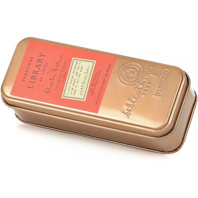 Bougie de voyage Paddywax Library Charles Dickens - Parfumée, Boîte Réutilisable Bougie de voyage Paddywax Library Charles Dickens - Parfumée, Boîte Réutilisable