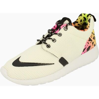 Nike Womens Roshe One Fb Gs - Lightweight Mesh Sneakers Nike Womens Roshe One Fb Gs - Lightweight Mesh Sneakers