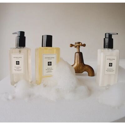 Jo Malone Pomegranate Noir Kehävoide (250ml) Jo Malone Pomegranate Noir Kehävoide (250ml)