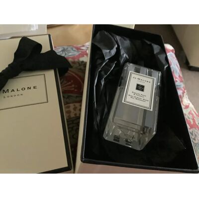 Jo Malone London Engelse Peer & Freesia Lichaams- & Handzeep - 100ml Jo Malone London Engelse Peer & Freesia Lichaams- & Handzeep - 100ml