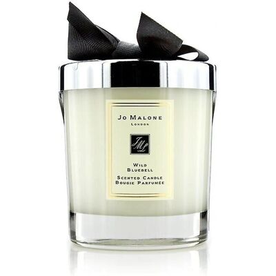 Bougie parfumée Wild Bluebell de Jo Malone London - 200 g - Publicité Bougie parfumée Wild Bluebell de Jo Malone London - 200 g - Publicité