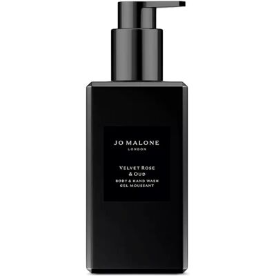 Jo Malone London Velvet Rose & Oud Gel douche corps et mains - Corps & Mains - Publicité Jo Malone London Velvet Rose & Oud Gel douche corps et mains - Corps & Mains - Publicité