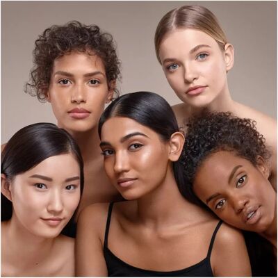 Bobbi Brown Hud Foundation Stift Warm Beige - For Alle Hudtyper Bobbi Brown Hud Foundation Stift Warm Beige - For Alle Hudtyper