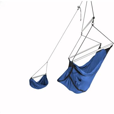 Chaise suspendue en soie de parachute bleu royal - Ticket to the Moon - Publicité Chaise suspendue en soie de parachute bleu royal - Ticket to the Moon - Publicité