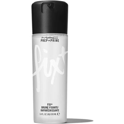 MAC Brand Model - Green Tea Cucumber Hydrating Mist - Makeup Setting Spray MAC Brand Model - Green Tea Cucumber Hydrating Mist - Makeup Setting Spray