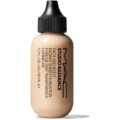 MAC Cosmetics C0 Foundation - Strålende Transparent Foundation MAC Cosmetics C0 Foundation - Strålende Transparent Foundation