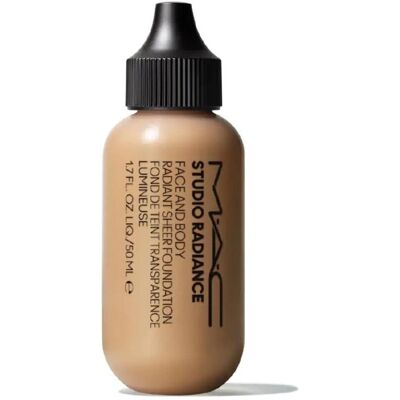 MAC Cosmetics Studio Radiance Face and Body Radiant Sheer Foundation - C3 - Leve, construível para rosto e corpo MAC Cosmetics Studio Radiance Face and Body Radiant Sheer Foundation - C3 - Leve, construível para rosto e corpo