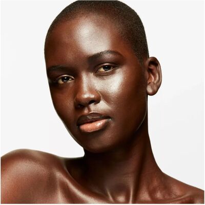 MAC Strobe Dewy Skin Tint (30ml) - Rich 4 MAC Strobe Dewy Skin Tint (30ml) - Rich 4