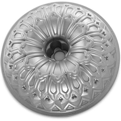 Nordic Ware 88737 Moule à gâteau en argent - Publicité Nordic Ware 88737 Moule à gâteau en argent - Publicité
