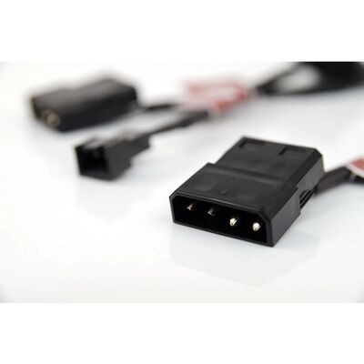 Noctua - NA-SAC1 - 3-4 Pin Adapter - Schwarz - Lüfterkabel Noctua - NA-SAC1 - 3-4 Pin Adapter - Schwarz - Lüfterkabel