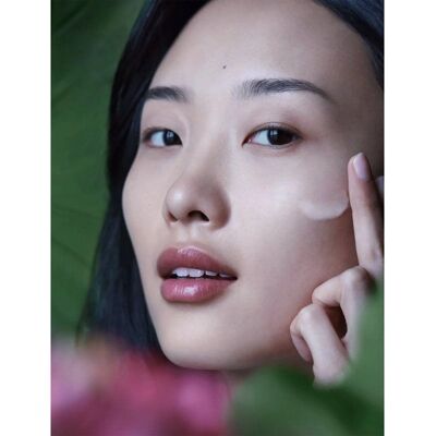 Fresh Lotus Youth Preserve Resurfacing Dream Serum (30 ml) Fresh Lotus Youth Preserve Resurfacing Dream Serum (30 ml)