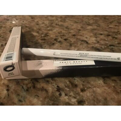 Fenty Beauty Ultra Fine Brauenstift Deep Black - Augenbrauenstift Fenty Beauty Ultra Fine Brauenstift Deep Black - Augenbrauenstift