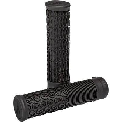 Poignées de Guidon VTT SDG Thrice Lock-On - Noir - 31mm - Publicité Poignées de Guidon VTT SDG Thrice Lock-On - Noir - 31mm - Publicité