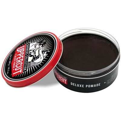 Uppercut Deluxe Deluxe Pomade - Hårvoks til klassiske stilarter - 300g Uppercut Deluxe Deluxe Pomade - Hårvoks til klassiske stilarter - 300g