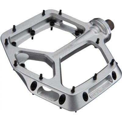 Pedály Atlas Race Face Stříbrné - Odolná Široká Platforma Pedály Atlas Race Face Stříbrné - Odolná Široká Platforma