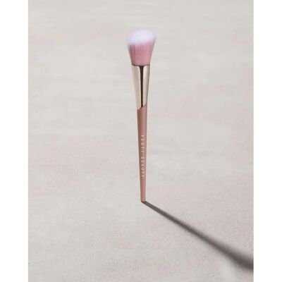 Fenty Beauty - Pennello Blush 155 - Pennello in polvere angolato Fenty Beauty - Pennello Blush 155 - Pennello in polvere angolato