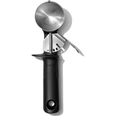 Cuillère à glace à déclencheur OXO Good Grips noir Cuillère à glace à déclencheur OXO Good Grips noir
