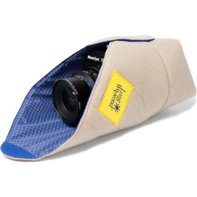 Long Weekend Padded Camera Wrap - Beige - Publicité Long Weekend Padded Camera Wrap - Beige - Publicité