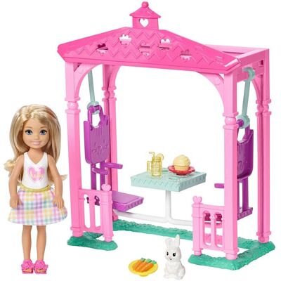 Barbie Club Chelsea - Poupée et Animal de Compagnie Pique-Nique (FDB34) - Publicité Barbie Club Chelsea - Poupée et Animal de Compagnie Pique-Nique (FDB34) - Publicité