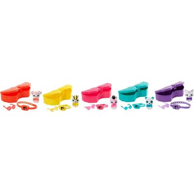 Mattel Barbie Color Reveal Pets Série Monochrome - Ensemble d'accessoires de poupée - Publicité Mattel Barbie Color Reveal Pets Série Monochrome - Ensemble d'accessoires de poupée - Publicité