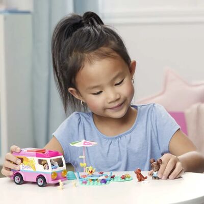 Barbie MEGA Barbie Aventure Camping-Car Ensemble de Construction - Publicité Barbie MEGA Barbie Aventure Camping-Car Ensemble de Construction - Publicité