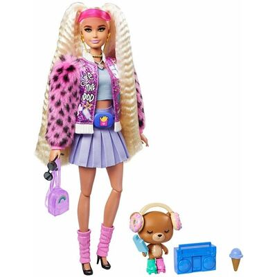 Poupée Barbie Extra - #8 en veste varsity avec bras en fourrure (GYJ77) - Publicité Poupée Barbie Extra - #8 en veste varsity avec bras en fourrure (GYJ77) - Publicité