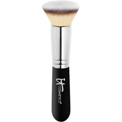 Pinceau à fond plat Heavenly Luxe d'IT Cosmetics - Outil de maquillage - Publicité Pinceau à fond plat Heavenly Luxe d'IT Cosmetics - Outil de maquillage - Publicité