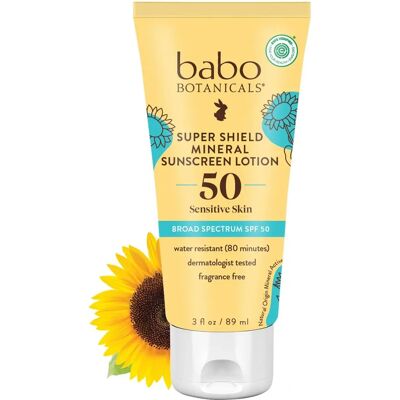 Babo Botanicals Sheer Mineral Sensitive Crème Solaire SPF 50 - Lotion solaire - Publicité Babo Botanicals Sheer Mineral Sensitive Crème Solaire SPF 50 - Lotion solaire - Publicité