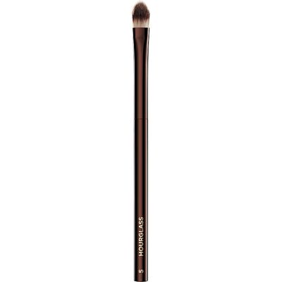 Hourglass No. 5 Concealer Brush - Schlanker, Präziser, Natürlicher Look Hourglass No. 5 Concealer Brush - Schlanker, Präziser, Natürlicher Look