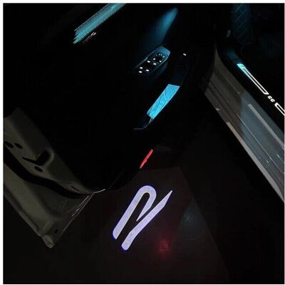 Maxpower New R - VW Golf MK5/MK6 - LED Car Door Logo Projector Maxpower New R - VW Golf MK5/MK6 - LED Car Door Logo Projector