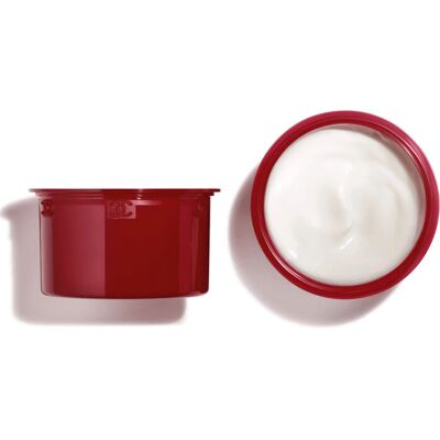Chanel N°1 de Chanel Crème Revitalisante à la Camélia Rouge - recharge 50g - Publicité Chanel N°1 de Chanel Crème Revitalisante à la Camélia Rouge - recharge 50g - Publicité