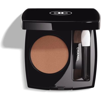 CHANEL Latte Frappe Ombre à Paupières Longue Tenue - Maquillage des Yeux - Publicité CHANEL Latte Frappe Ombre à Paupières Longue Tenue - Maquillage des Yeux - Publicité