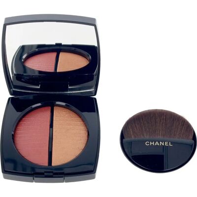 Chanel Les Beiges Éclat Naturel Duo Poudre - Publicité Chanel Les Beiges Éclat Naturel Duo Poudre - Publicité