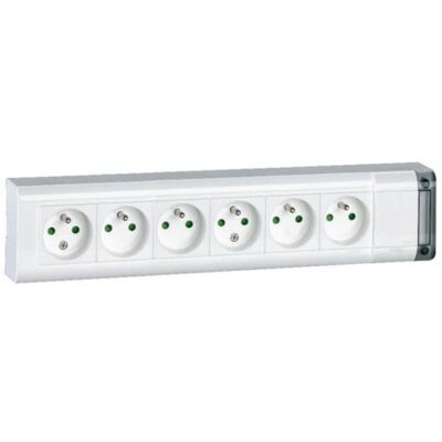 Legrand 050611 Enchufe - 6 Tomas, Montaje en Pared, Blanco Legrand 050611 Enchufe - 6 Tomas, Montaje en Pared, Blanco