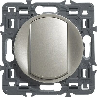 Interrupteur Legrand avec poussoir rond blanc aluminium - Interrupteur - Publicité Interrupteur Legrand avec poussoir rond blanc aluminium - Interrupteur - Publicité