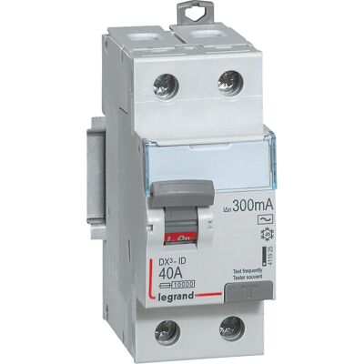 Legrand 411525 Disjoncteur - 2 Modules, 230V, 40A - Publicité Legrand 411525 Disjoncteur - 2 Modules, 230V, 40A - Publicité